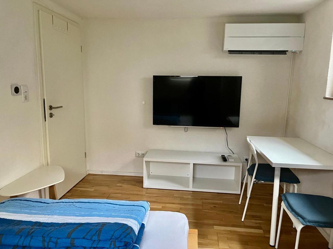 Modernes Studio Mit Separater Kueche Reutlingen Dış mekan fotoğraf